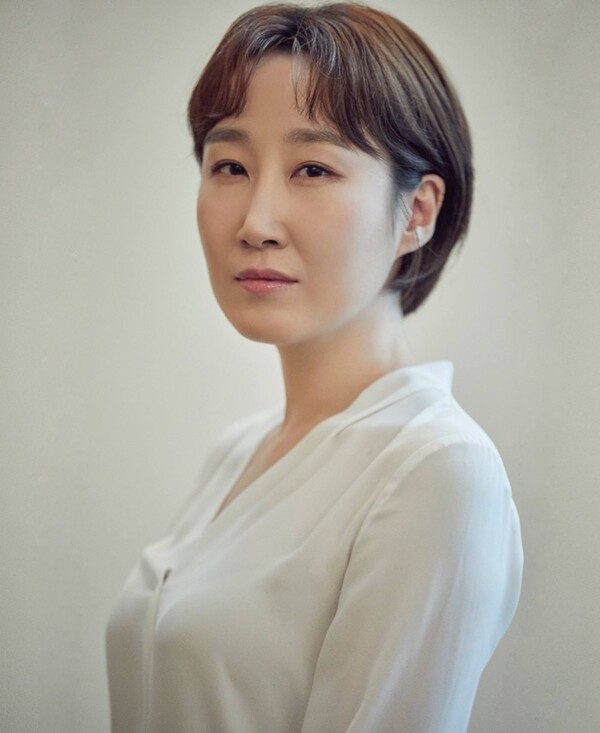 ▲ 쿠팡플레이 새 시리즈 '하이드'에서 지방검찰청 검사 역을 맡은 김국희. 제공|에일리언 컴퍼니
