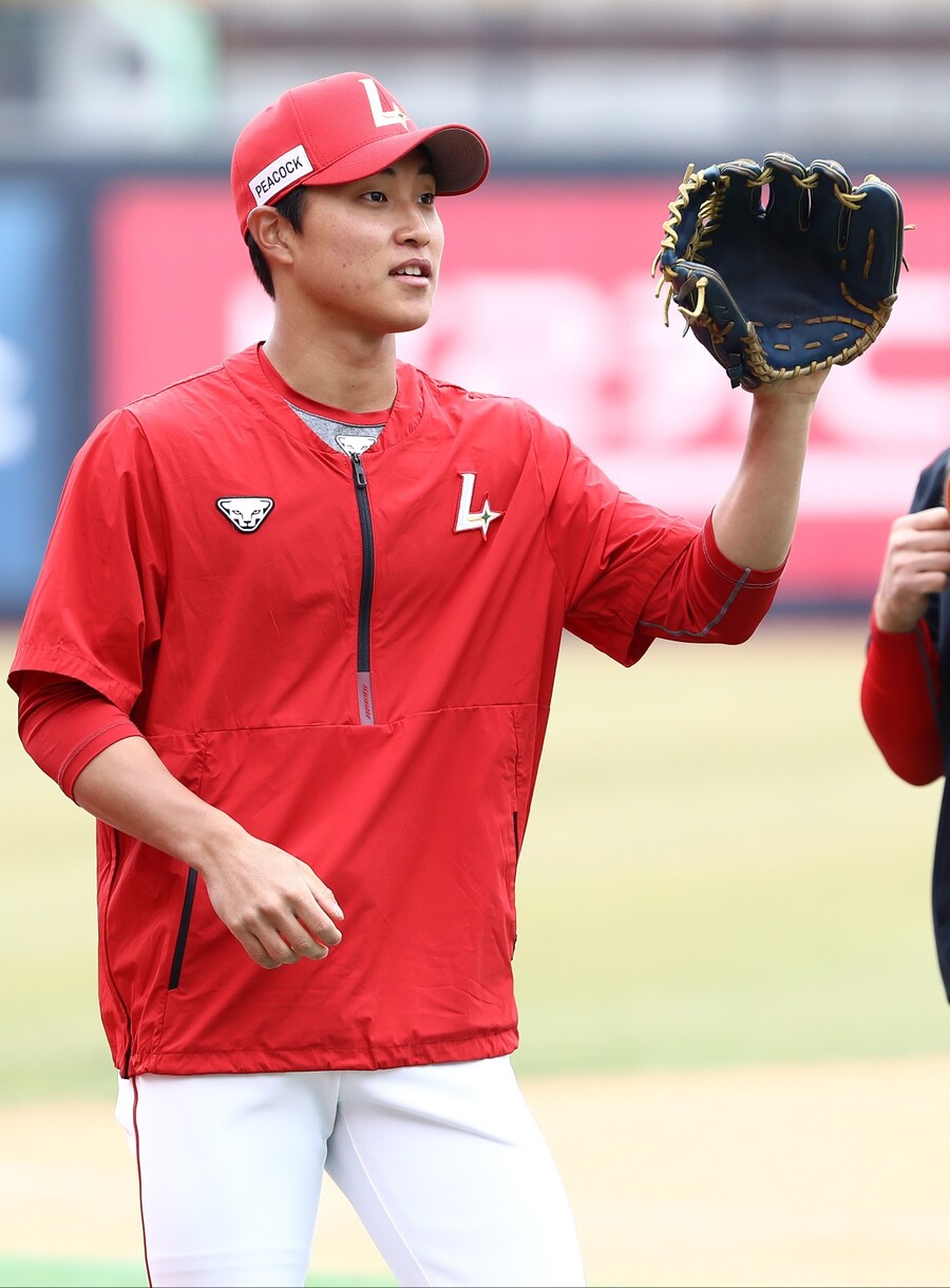 [SPO 인천] SSG 20년 만에 역사 쓴 신인, 개막전 선발도 나가려 했다? 기대치 하늘 찌른다