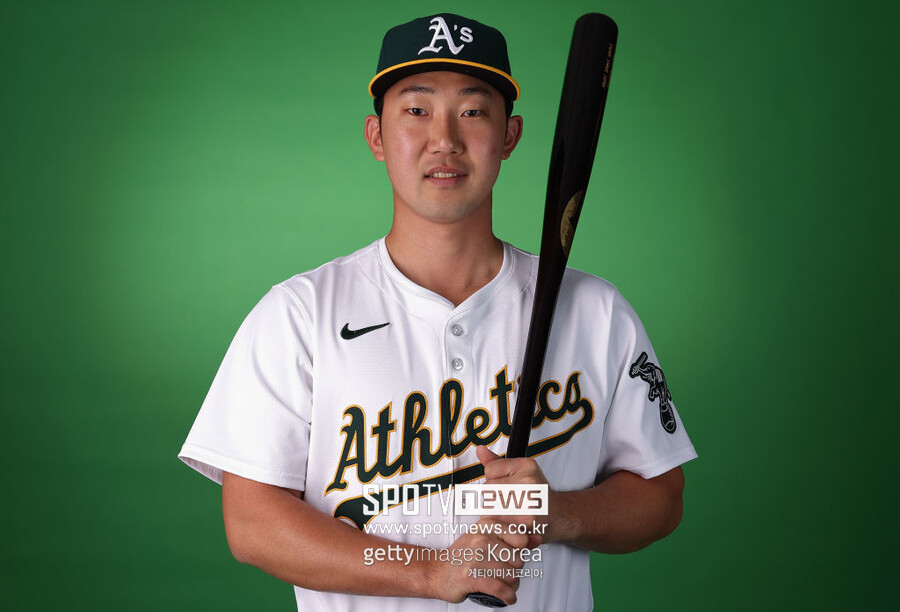 ▲ 메이저리그 공식 홈페이지(MLB.com)는 24일 박효준에 대한 특집 기사에서 ‘박효준은 오클랜드의 캠프에서 무시할 수 없는 떠들썩함을 만들었다’며 그를 조명했다. ⓒ연합뉴스/AP통신