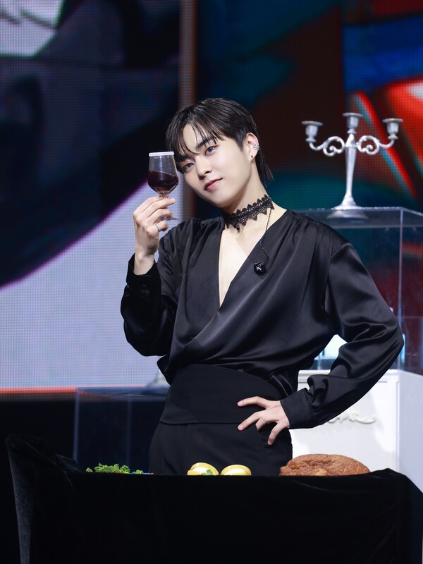 ▲ 지난 23일 서울 광장동 예스24 라이브홀에서 생일 기념 팬미팅 '프로즌 타임'을 벌인 시우민. 제공|INB100