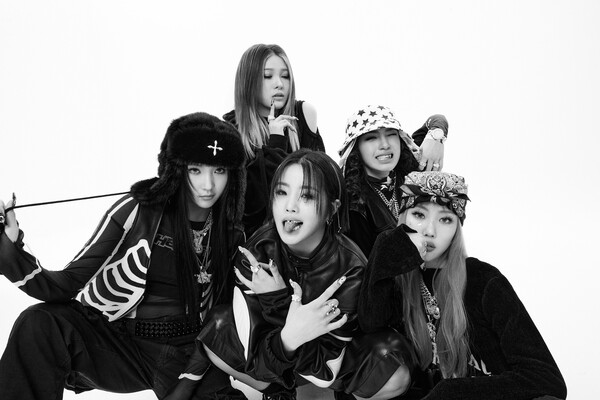 영파씨, 데뷔 첫 컴백 반응 뜨겁다…'XXL' 해외 매체서 집중 조명