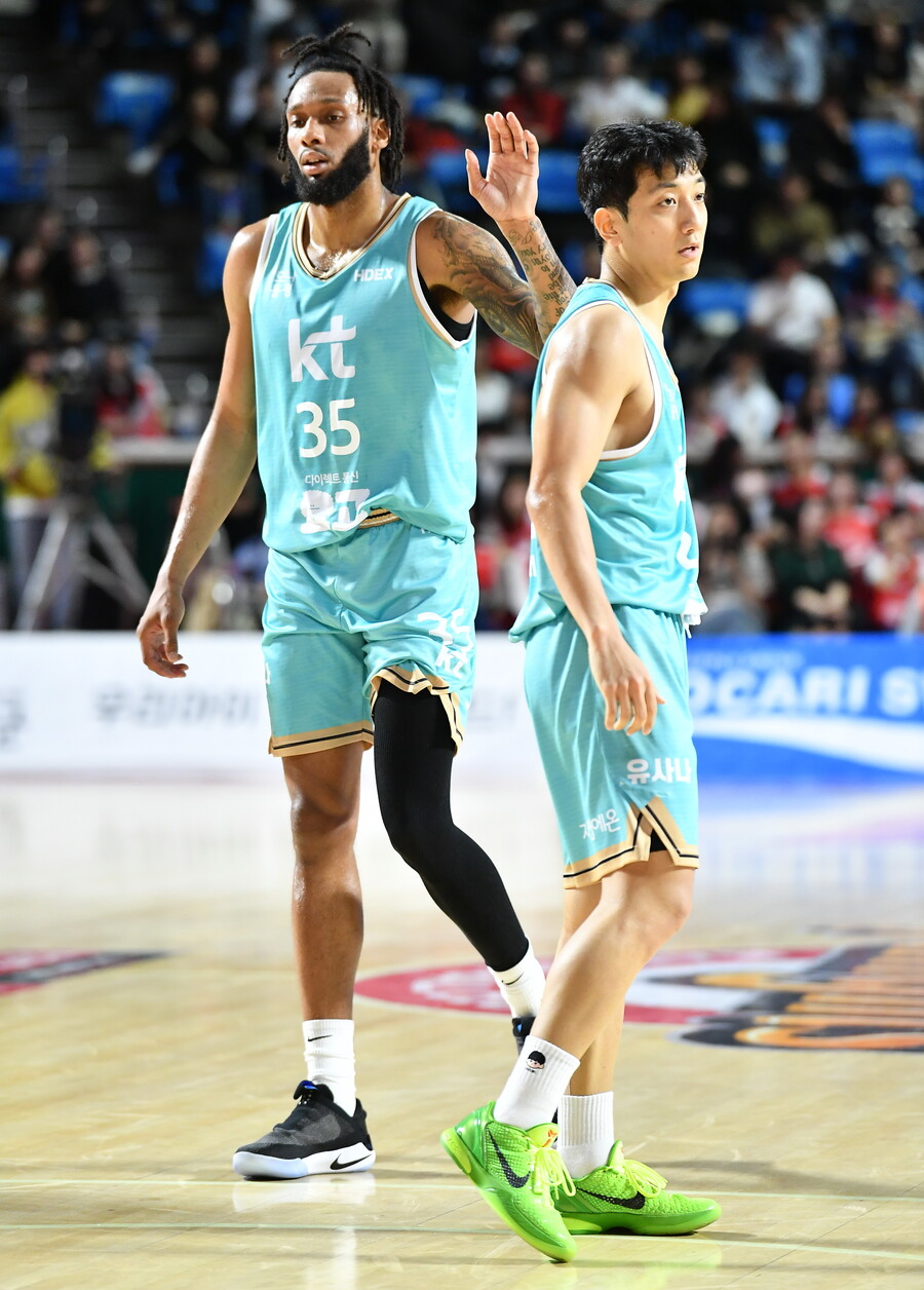 ▲ 패리스 배스와 허훈의 활약으로 KT가 승리했다. ⓒKBL