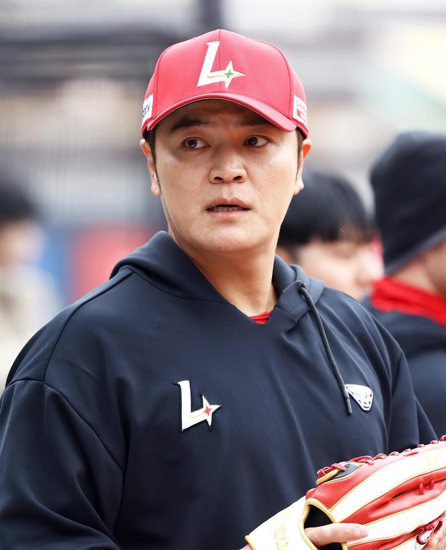 ▲ 추신수는 1군 엔트리는 유지하며 부상 정도가 크지 않을 가능성을 남겼다 ⓒSSG랜더스