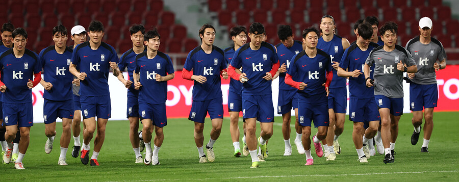 ▲ 태국 방콕의 라자망갈라 국립 경기장에서 훈련하는 축구대표팀. ⓒ연합뉴스