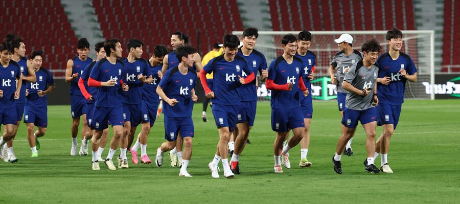 ▲ 라자망갈라 국립 경기장에서 훈련하는 축구대표팀. ⓒ연합뉴스