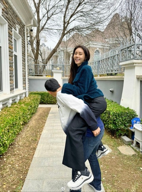 우효광♥추자현, 불륜설 날린 '만취 어부바'…"평생 업어드릴게요"