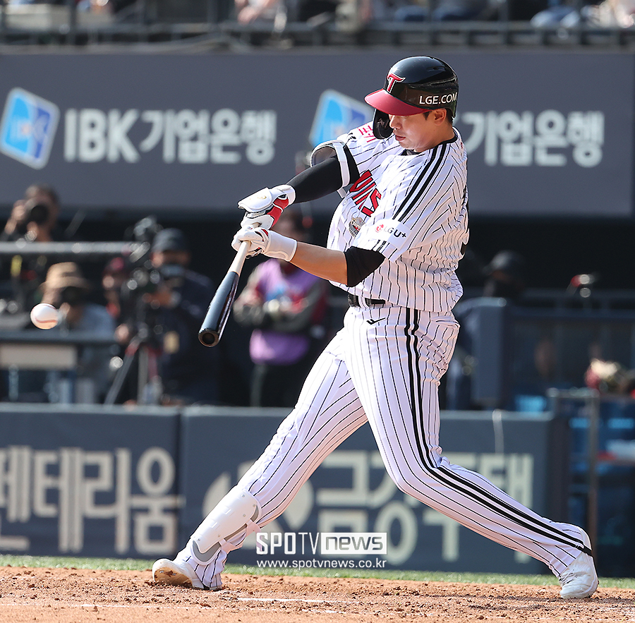 ▲ LG 홍창기는 올해 박해민에게 리드오프를 넘겨주고 2번 타순으로 자리를 옮겼다. ⓒ곽혜미 기자