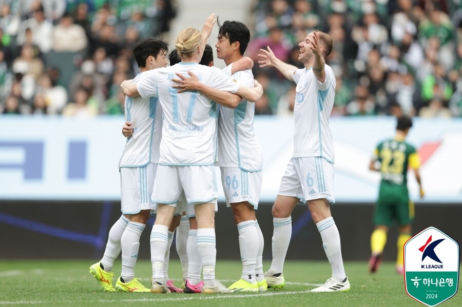 ▲ 전북 현대가 울산 현대와 2-2로 비기며 올 시즌 첫 승 달성에 실패했다. ⓒ한국프로축구연맹