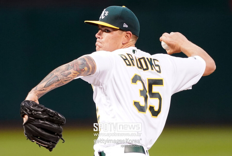 사고치고 떠난 KIA 前 에이스, 트리플A 1선발 대우… MLB 복귀 감격 이뤄낼까