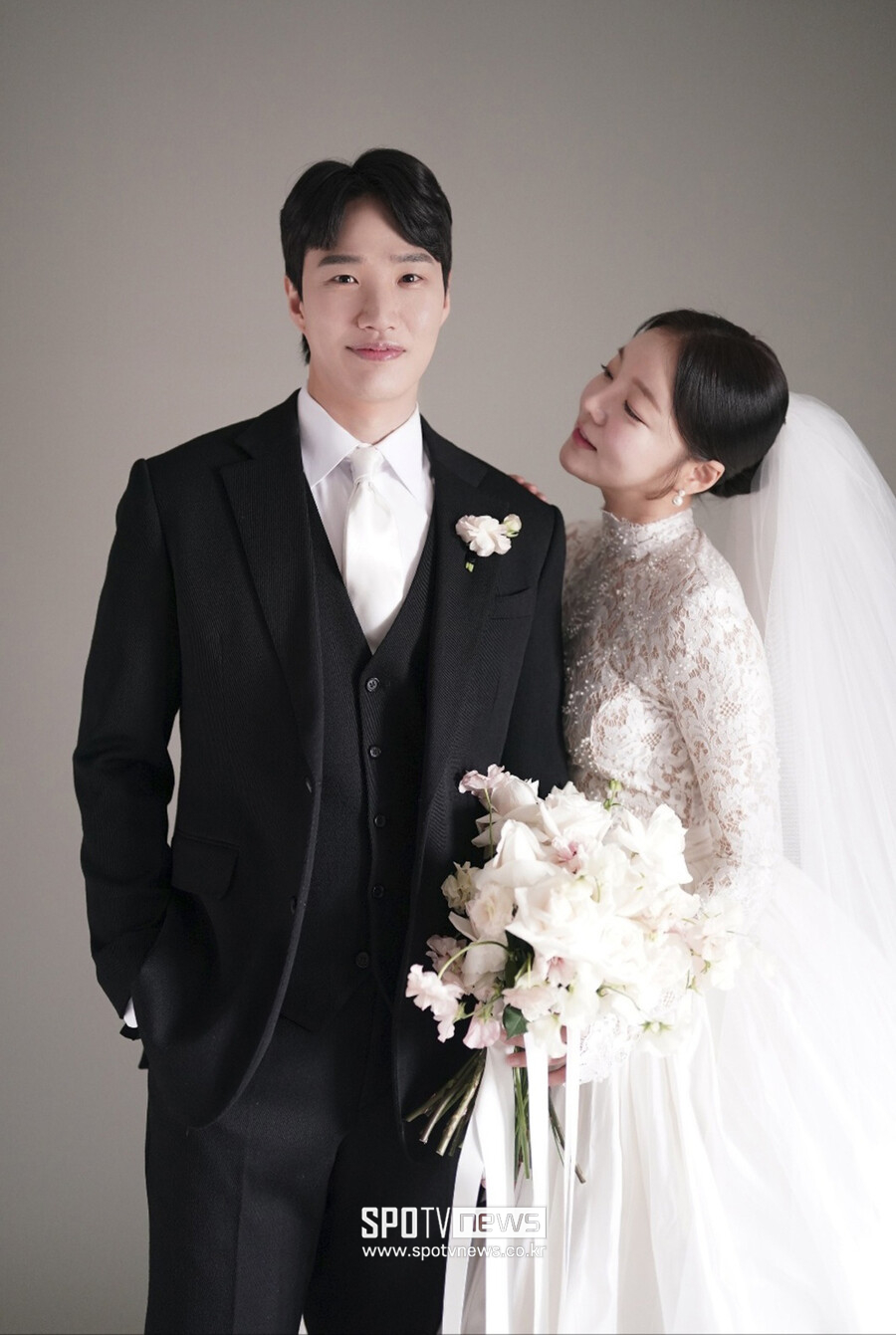 [단독]김기리♥문지인, 5월17일 결혼식…웨딩사진 최초 공개