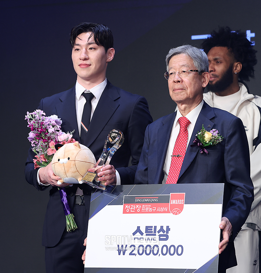 ▲ 고양 소노 이정현 김희옥 총재 ⓒ곽혜미 기자