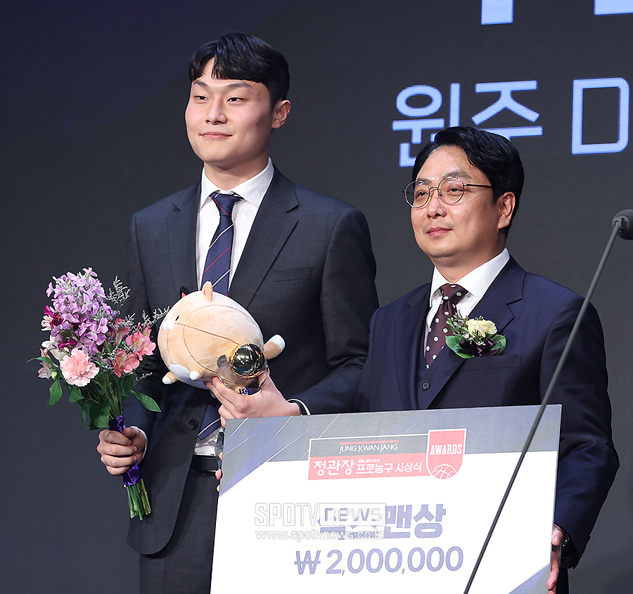 ▲ 원주 DB 박인웅 몰텐코리아 김민수 대표 ⓒ곽혜미 기자
