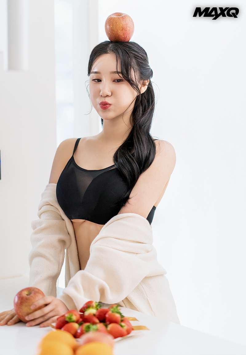 '러블리 머슬퀸' 김현영, 언더붑+시스루 '파격 란제리룩'