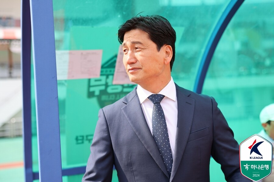 [SPO 현장] "이동준, 이동경 지켜보고 있다" 신병 향한 정정용 감독 '으름장'..."우리랑 할 때 거칠던데?"