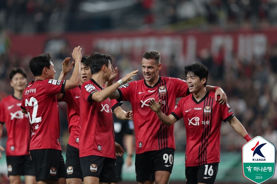 [현장 REVIEW] 린가드 없어도 강하다! 서울, '일류첸코 2골 2도움' 힘입어 김천에 5-1 대승...조영욱-임상협-박동진도 '골맛'