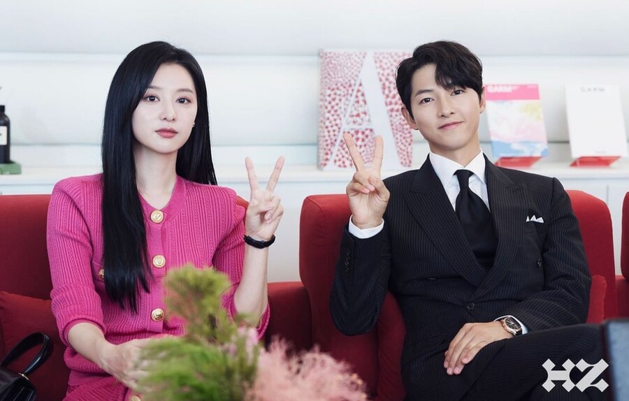 ▲ 김지원(왼쪽), 송중기. 출처| 하이지음스튜디오 SNS