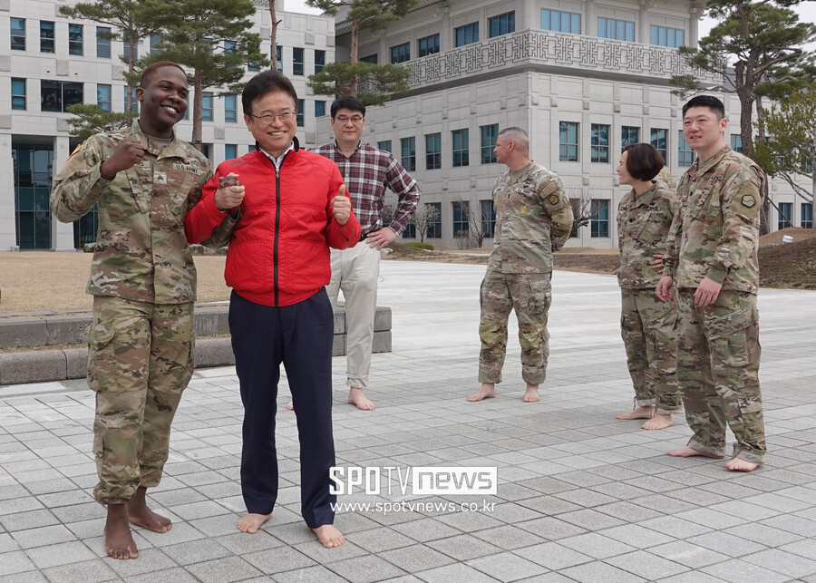 [포토S] '스마일' 이철우 경북도지사와 주한미군 장병