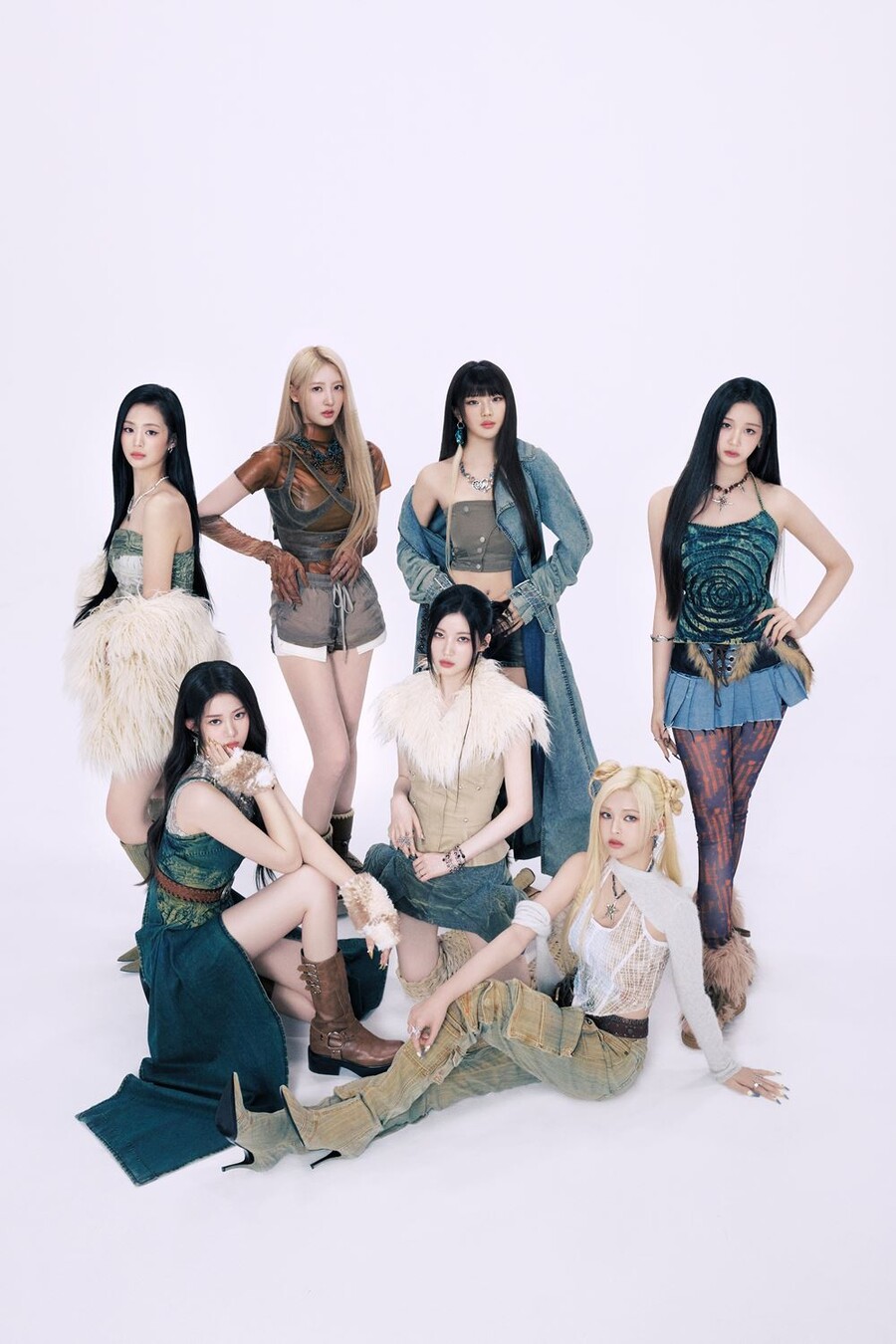 베이비몬스터, K팝 걸그룹 데뷔 첫 앨범 초동 1위…40만 장 돌파