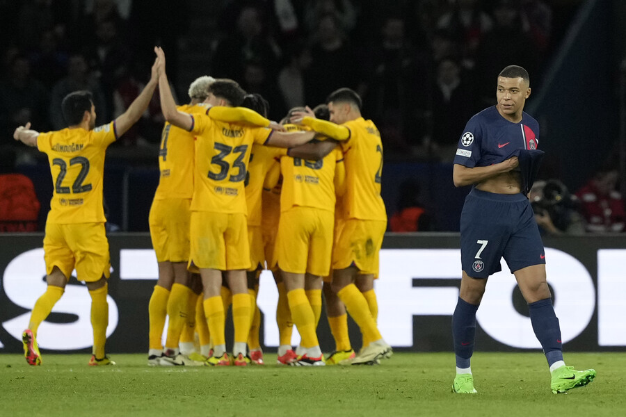 ▲ 파리 생제르맹이 홈에서 FC바르셀로나에 2-3으로 패하며 2차전에서 반드시 이겨야 하는 부담을 안고 싸우게 됐다. ⓒ연합뉴스/AFP/AP/REUTERS