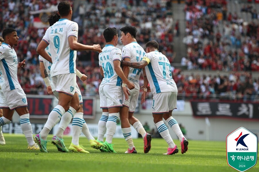 ▲ 포항 스틸러스가 FC서울에 4-2로 승리를 거뒀다.  ⓒ한국프로축구연맹
