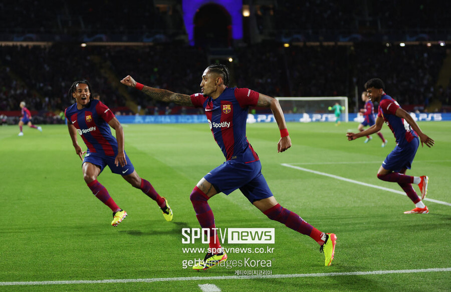 ▲ 파리 생제르맹(PSG)은 17일(한국시간) 스페인 바르셀로나의 에스타디 루이스 콤파니스에서 열린 2023-24시즌 유럽축구연맹 챔피언스리그(UCL) 8강 2차전에서 FC바르셀로나에 4-1 대승을 거뒀다. PSG는 결국 1,2차전 합산 스코어 6-4로 바르셀로나를 제치고 4강 진출에 성공했다.