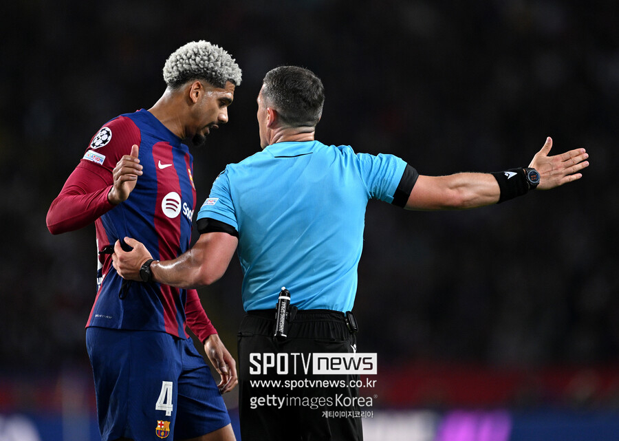 ▲ 파리 생제르맹(PSG)은 17일(한국시간) 스페인 바르셀로나의 에스타디 루이스 콤파니스에서 열린 2023-24시즌 유럽축구연맹 챔피언스리그(UCL) 8강 2차전에서 FC바르셀로나에 4-1 대승을 거뒀다. PSG는 결국 1,2차전 합산 스코어 6-4로 바르셀로나를 제치고 4강 진출에 성공했다.