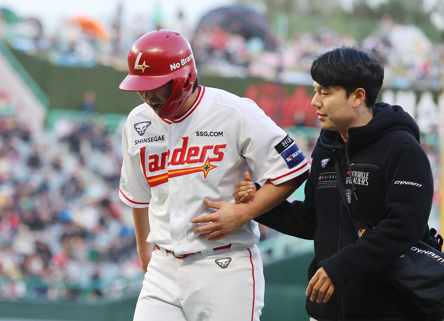 ▲ KBO리그 역대 최다 홈런 기록을 하나 남겨두고 불의의 부상을 당한 최정 ⓒ연합뉴스