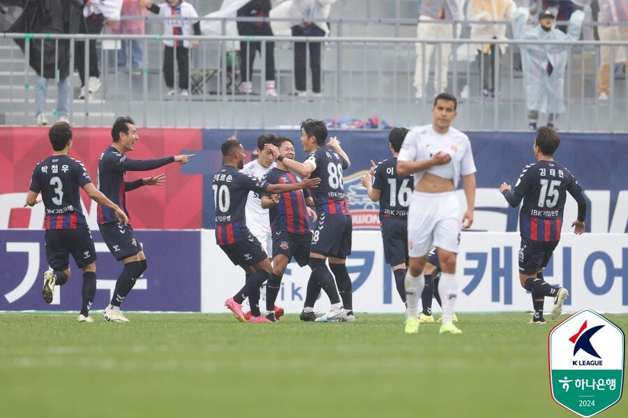 이승우 극장 PK 골에 도움 1개…수원FC, 제주에 2-1 짜릿 역전승