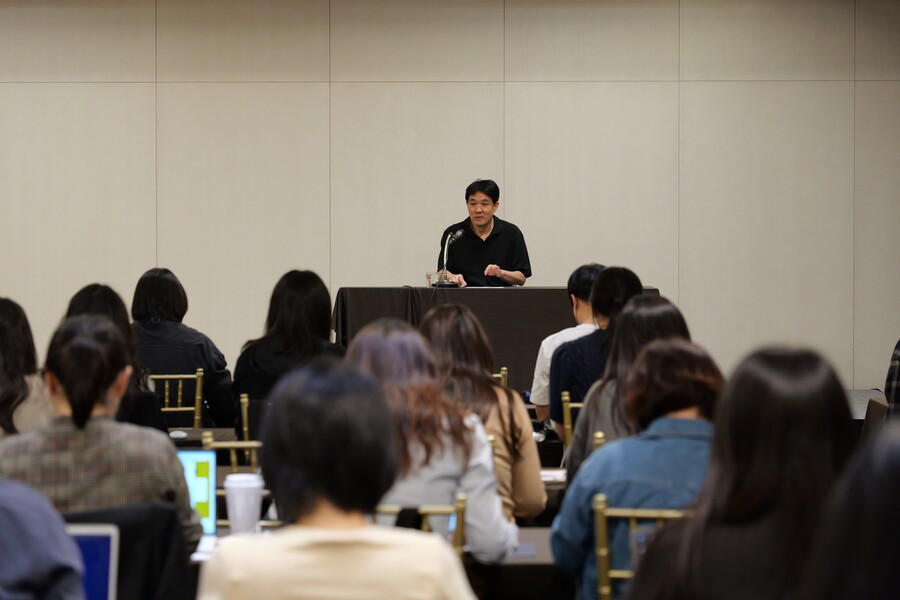 블래스트 대표 "플레이브 데뷔 초 걱정 많았지만…소수 팬 덕분에 가능성 봤다"