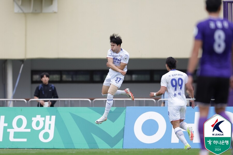 ▲ FC안양전에서 골을 넣었던 수원 삼성 공격수 김현, 뮬리치, 김주찬(사진 위부터).  ⓒ한국프로축구연맹