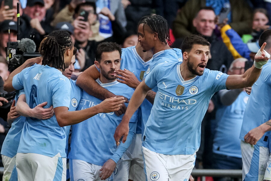 '4연속 PL 우승' 가능한 일? 맨시티, 대업을 향해 무한 질주…기능 고장 홀란드가 고민
