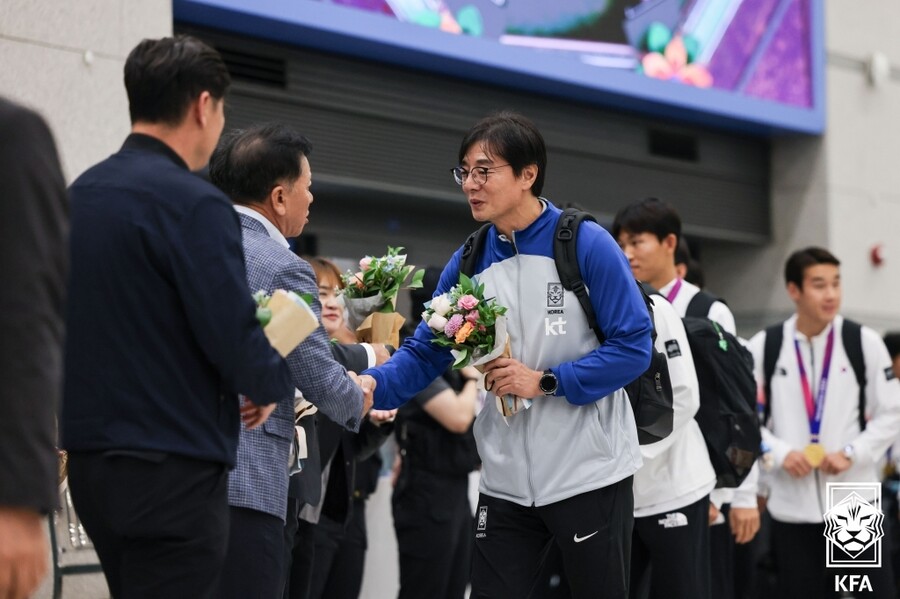 ▲ 황선홍 감독은 아시안게임 3연속 우승이라는 대업을 달성하고 금의환향했다.  ⓒ대한축구협회