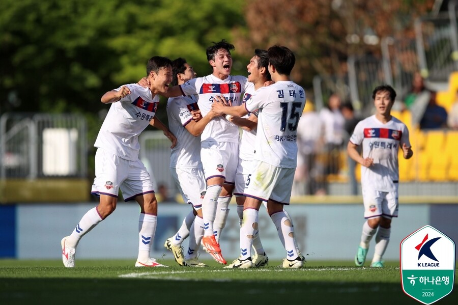 ▲ 수원FC와 광주FC는 전반 정승원과 문민서가 골을 주고 받았다. ⓒ한국프로축구연맹