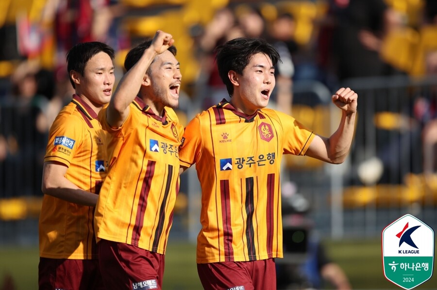 ▲ 수원FC와 광주FC는 전반 정승원과 문민서가 골을 주고 받았다. ⓒ한국프로축구연맹