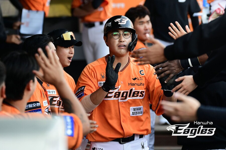 '6연패 탈출 주역' 캡틴 채은성, 왜 팬들에게 "감사하고 죄송하다" 했을까