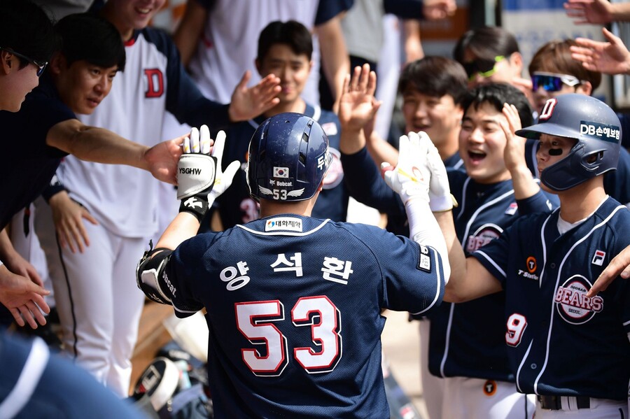 ▲ 두산 베어스 양석환은 선수단이 28일 경기 후반과 같은 집중력을 유지해야 한다고 강조했다. ⓒ 두산 베어스