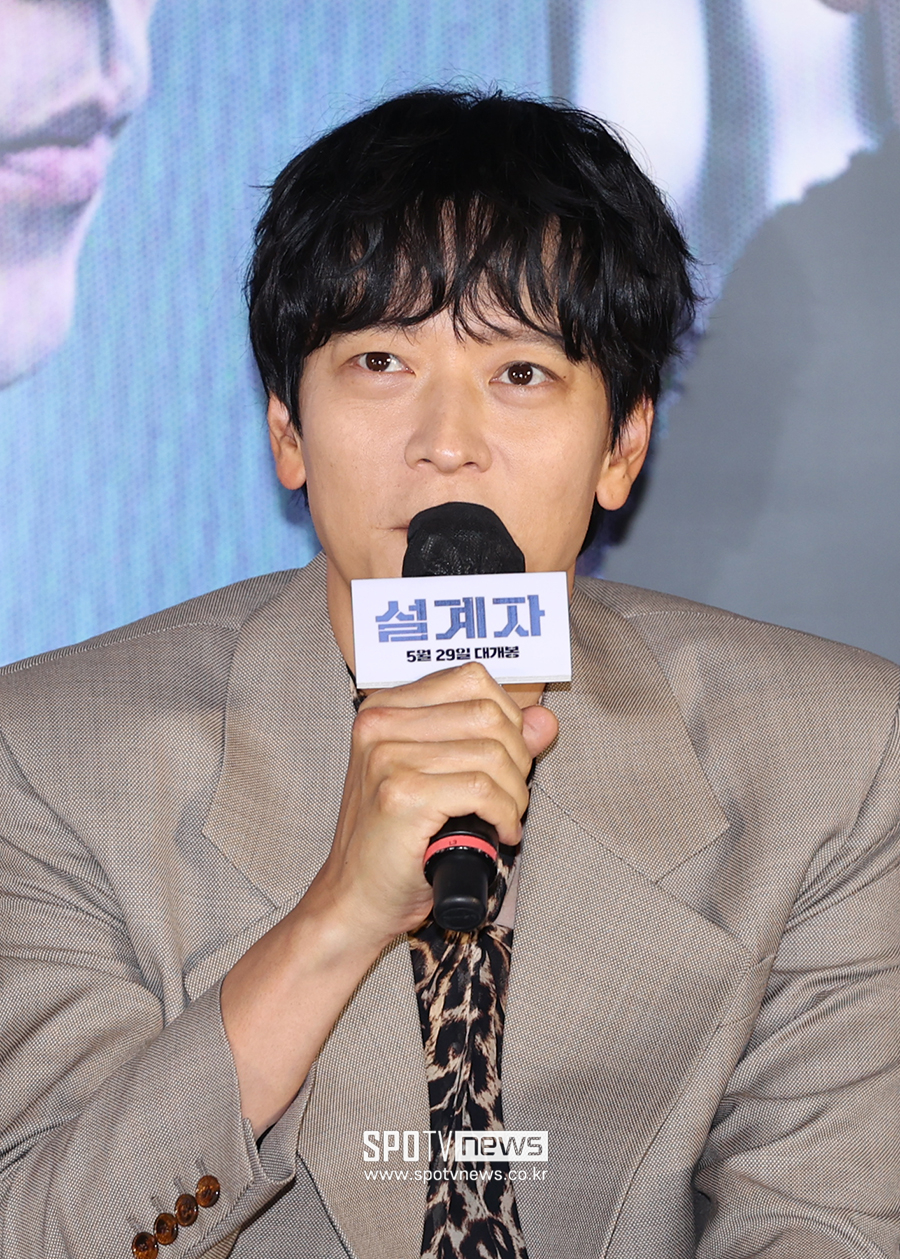 '설계자' 감독 "강동원=흑미남, 카메라 보면 '복 받았다' 느낌"