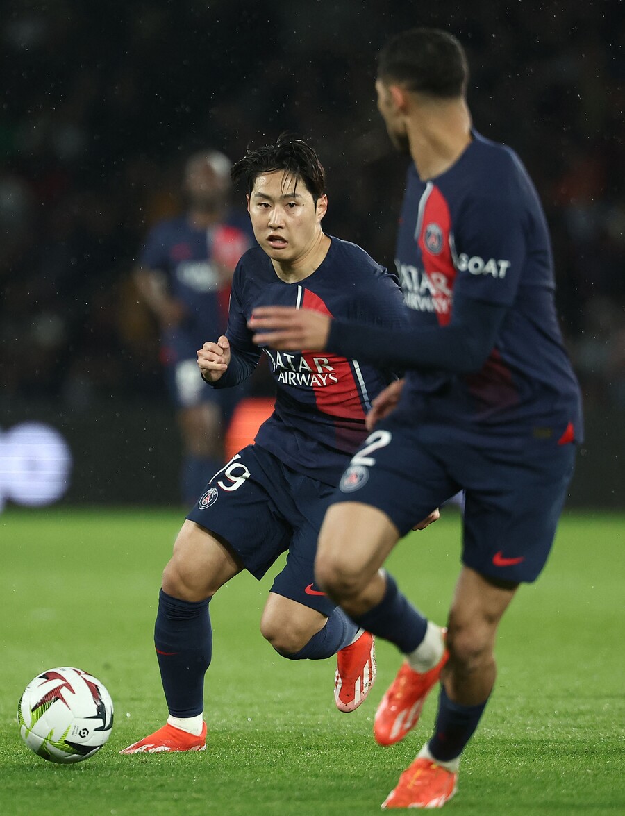 이강인 이적 첫해 우승 달성…PSG 리그 3연패 '시즌 4관왕도 노린다'