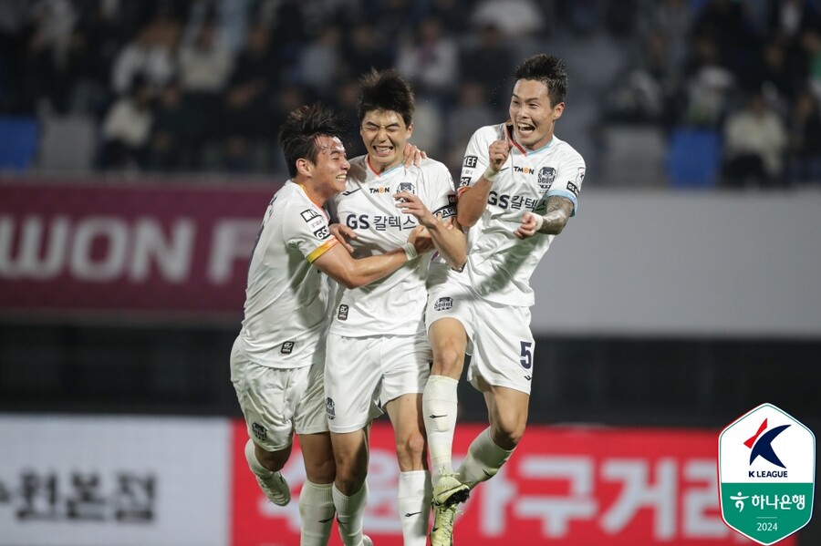 '기성용 행운골' 서울, 수원FC 2-0 격파→연패 끊고 5위로...대전은 김천과 '헛심공방' 0-0 무승부(종합)