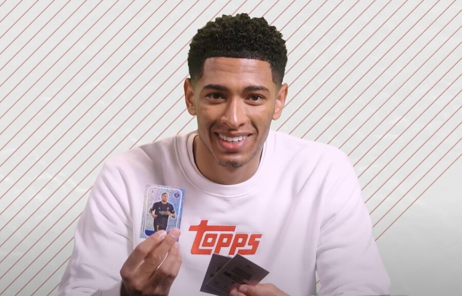 ▲ 음바페 카드를 뽑은 벨링엄  ⓒTopps UK