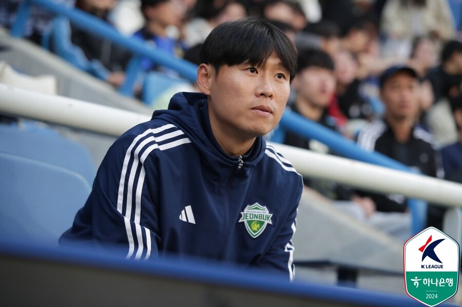 ▲ 1일 인천축구전용경기장에서 열린 하나은행 K리그1 2024 10라운드에서 인천 유나이티드가 전북 현대를 3-0으로 제압했다. 후반 23분에 터진 델브리지의 결승골을 잘 지킨 인천은 리그 5경기 만에 승리를 맛보면서 중위권으로 대폭 상승했다. 델브리지는 득점에 앞서 페널티킥을 허용하기도 했으나 VAR 덕분에 정정되면서 승리 주인공으로 우뚝 섰다. ⓒ 한국프로축구연맹