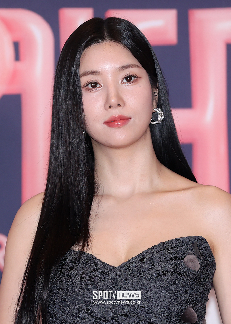 [단독]권은비, '좀비버스2' 탑승…거침없는 '예능퀸' 행보