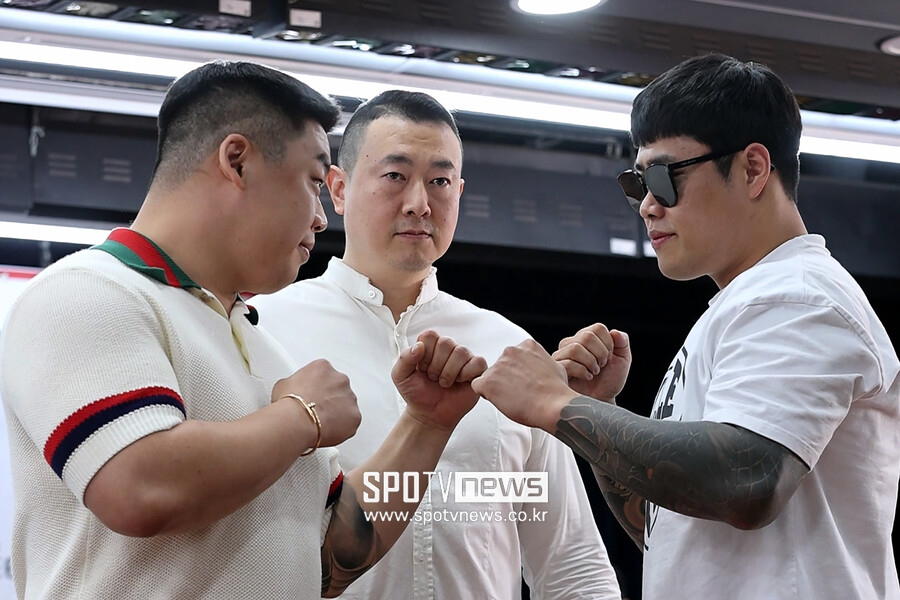 제2의 유우성-엄태웅 사태 없었다…성명준-김중우, '상남자 기자회견'서 불꽃 튀는 신경전