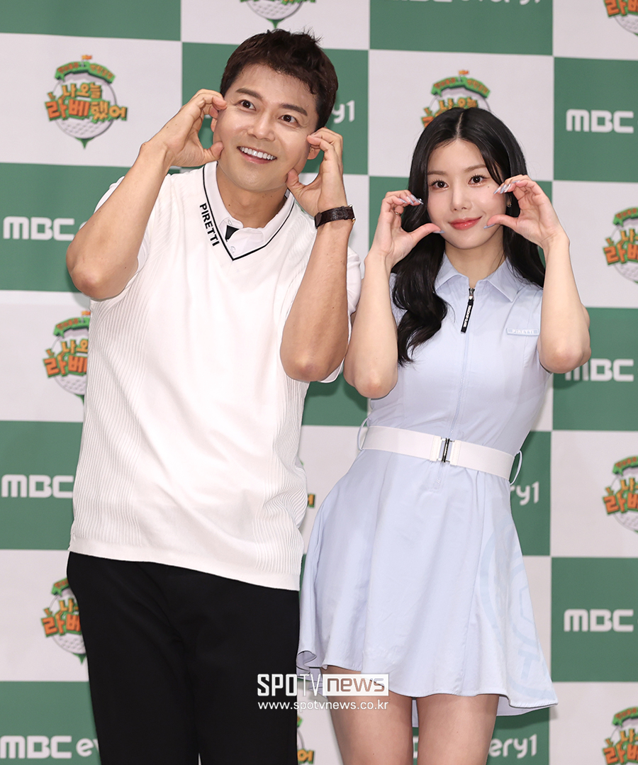 ▲ 전현무 권은비 ⓒ곽혜미 기자
