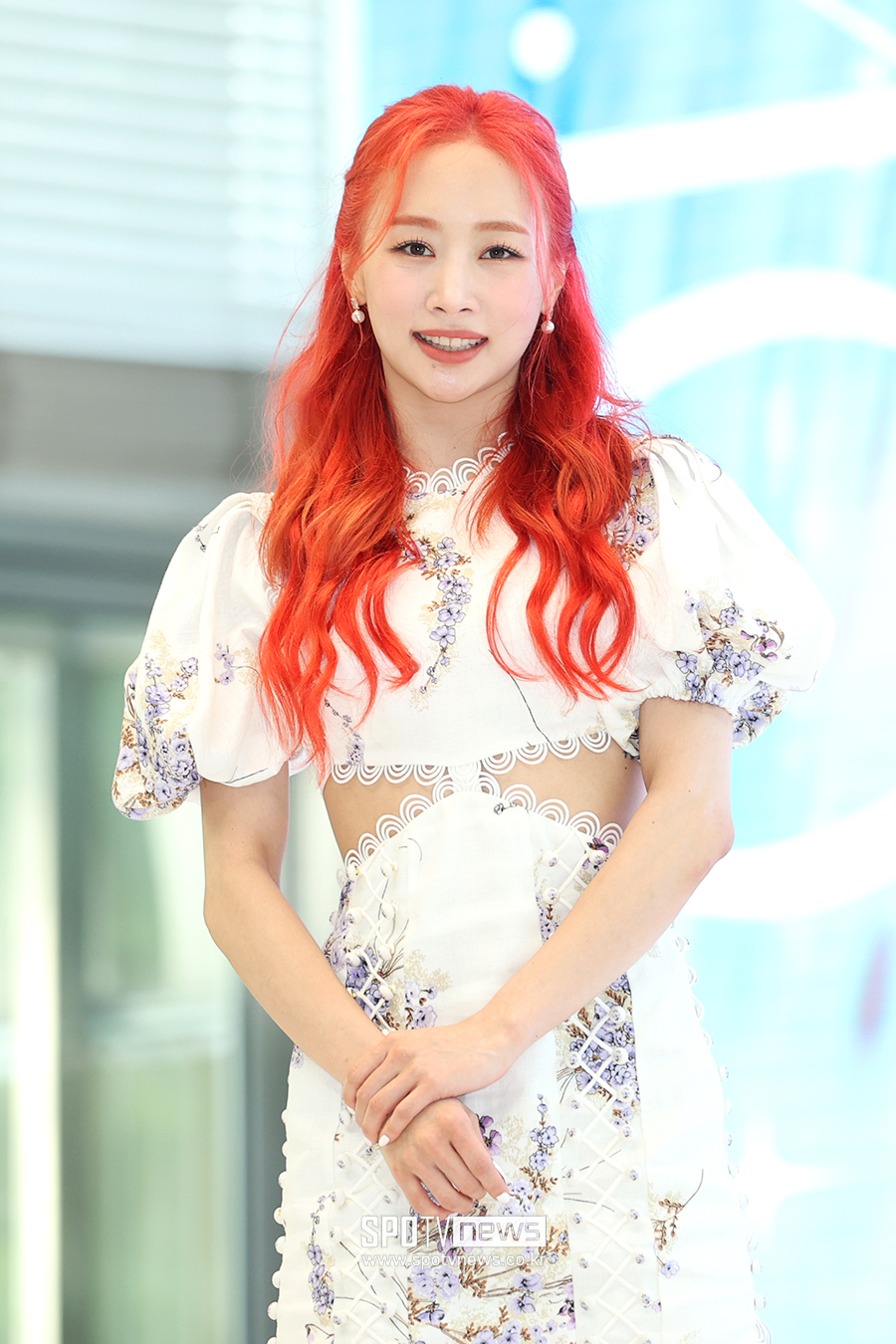카라 니콜, 中 예능 촬영 중 부상 입었다…"턱 꿰매, 마스크 끼고 녹화"