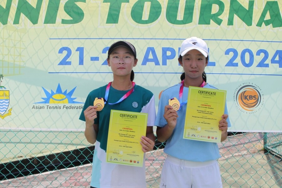 김서현(왼쪽)과 김태희가 ATF 말레이시아 대회 복식 우승을 차지했다. 