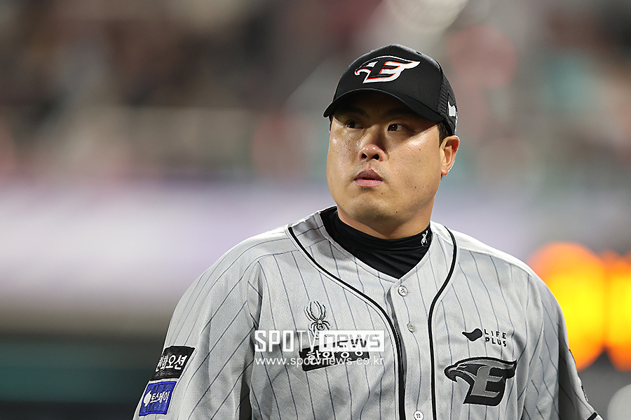 진짜 류현진 맞아? 충격의 롯데전 5실점 강판, ERA 5.65 껑충…100승 제자리