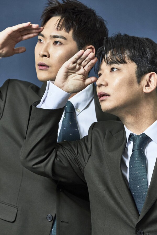 ▲ 스낵타운의 '매드맨' 오프닝을 여는 개그듀오 유스데스크. 제공|메타코미디