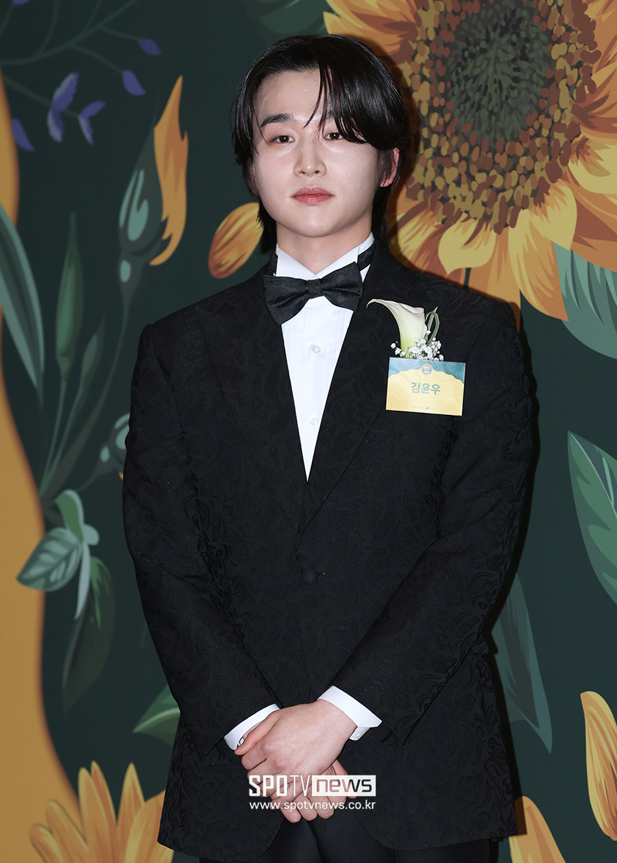 [포토S] 김윤우, '멋지게 턱시도 입고'