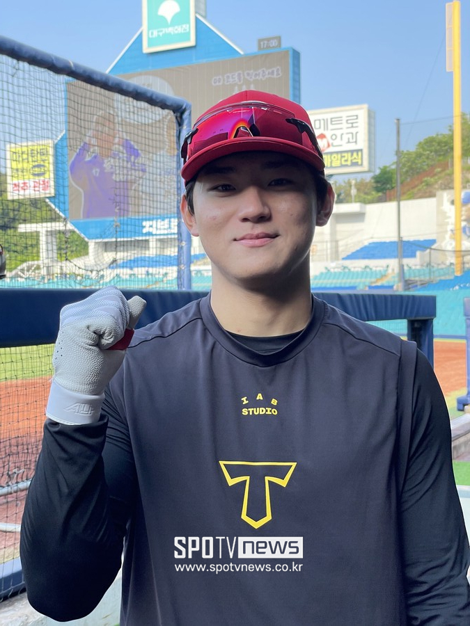 ▲KIA 타이거즈 김도영이 KBO 월간 MVP를 수상하고 인터뷰를 진행했다. ⓒ대구, 최민우 기자